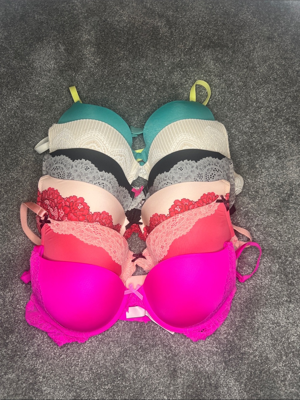 Victoria's Secret Bundle Dream Angels Push Up • 6 Bras • Size 34D
